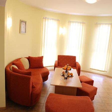 Family Hotel Papi Razłog Zewnętrze zdjęcie